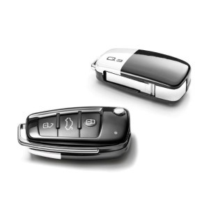 Osłona kluczyka w kolorze bieli lodowca/czarnym brillant